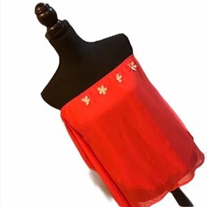 CORAL OFF-SHOULDERS TOP with white flower …